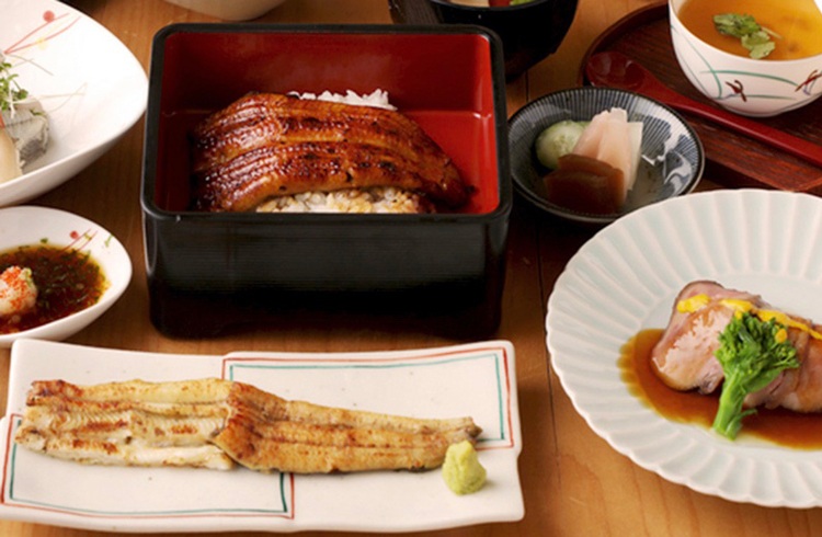 鰻割烹まえはら