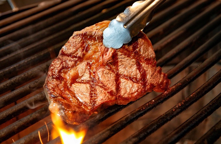 AKARENGA STEAK HOUSE