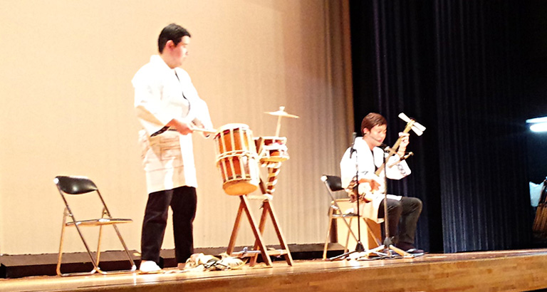 日高市立高麗川小学校全校児童（津軽三味線、邦楽囃子）