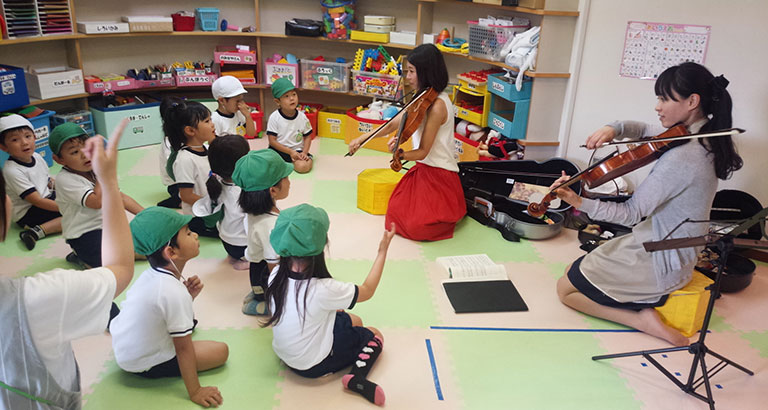 ヴィオラによる演奏とワークショップ  2017年7月5日　学校法人町山学園　まどか幼稚園