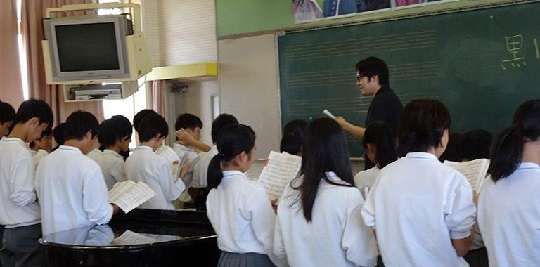 歌唱・合唱の指導＆ミニコンサート 2018年10月9日及び11月13日、14日　門真市立第四中学校、寝屋川市立市民会館