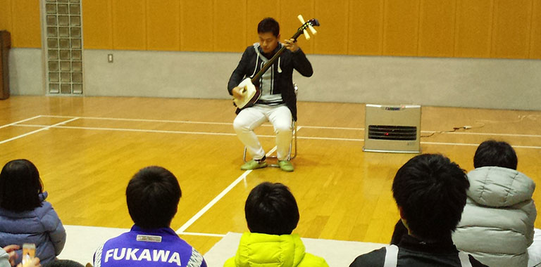 津軽三味線によるアウトリーチコンサート 2018年2月13日、14日 長門市立俵山小学校、児童養護施設俵山湯の家（長門市）、美祢市立嘉万小学校