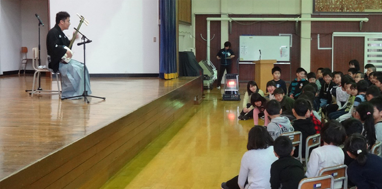 津軽三味線によるコンサート＆ワークショップ 2019年11月18日～22日　北秋田市立鷹巣中央小学校、北秋田市立前田小学校、北海道東川町立東川小学校、札幌市立栄西小学校