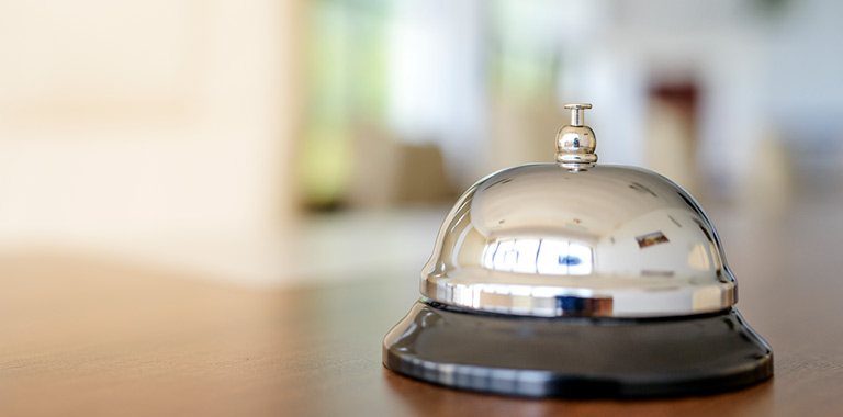 コンシェルジュがお客様のニーズにあったご提案を（プレミアム専用デスク）