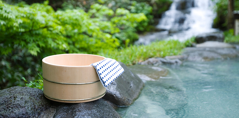 ゴルフ場の近くで温泉が楽しめる施設をお探しします