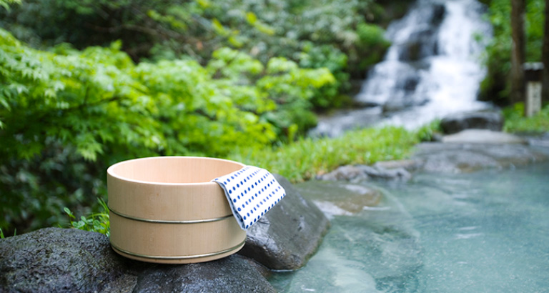 ゴルフ場の近くで温泉が楽しめる施設をお探しします