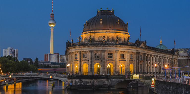 雑誌に掲載された話題のスポットを訪れる旅をご提案します